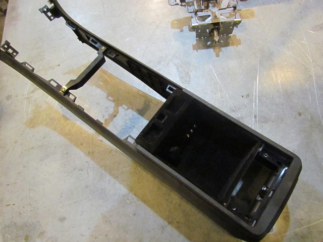 2007 Infiniti G35X Sedan AT Center Console BLK