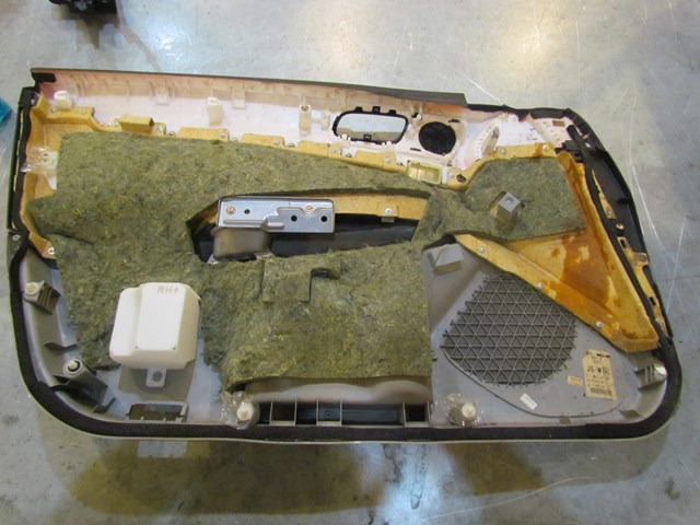 2007 Infiniti G35X Sedan AT Front RH Passenger Door Panel Minor Damage See Pics