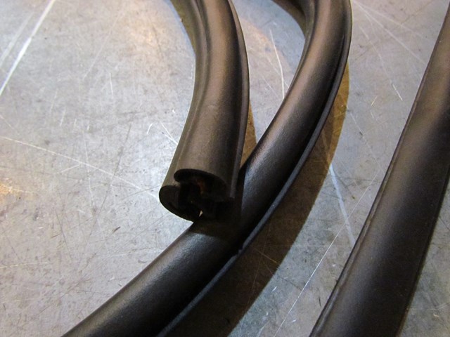 2007 Mazda MazdaSpeed 3 Rear LH Drivers Door Seal On Body