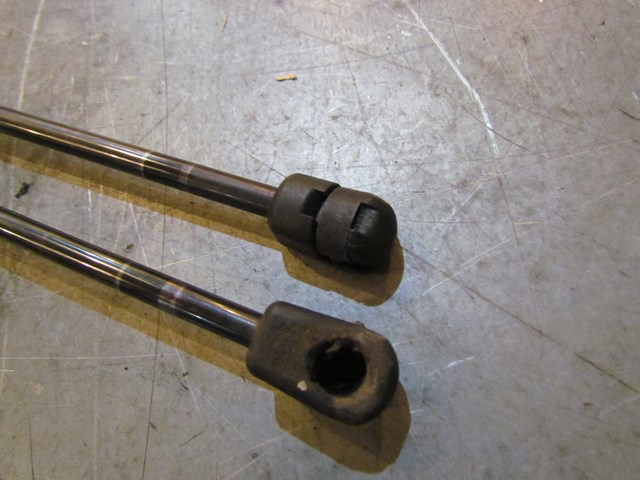 2007 Mazda MazdaSpeed 3 Rear Hatch Struts Pair