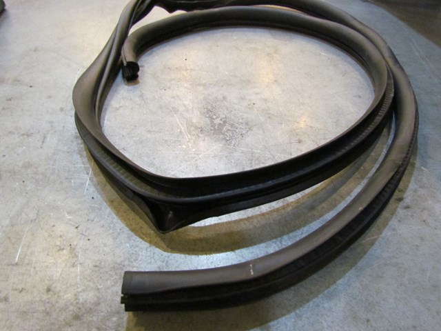 2007 Mazda MazdaSpeed 3 Rear RH Passenger Door Seal On Body