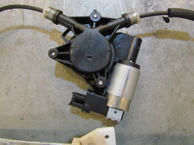 2007 Mazda MazdaSpeed 3 Front LH Drivers Window Motor Regulator