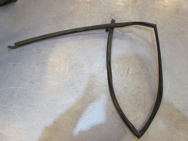 2007 Mazda MazdaSpeed 3 Rear RH Passenger Door Window Trim On Door