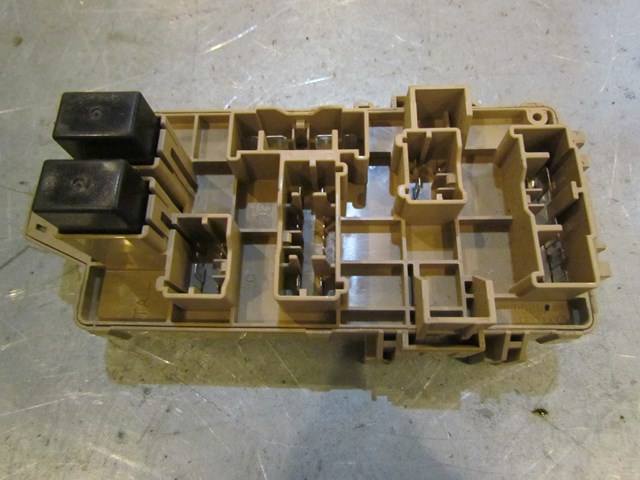 2004 Subaru Forester MT Turbo Interior Fuse Panel Box 305195