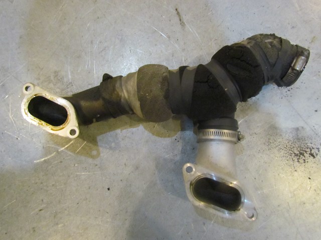 2004 Subaru Forester MT Turbo Intercooler Piping On Intercooler