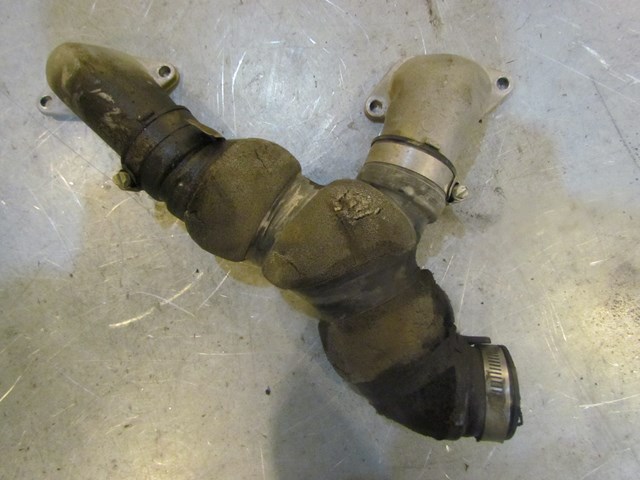 2004 Subaru Forester MT Turbo Intercooler Piping On Intercooler