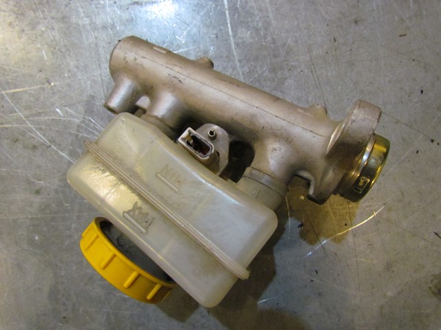 2004 Subaru Forester XT Turbo MT Brake Master Cylinder Assy