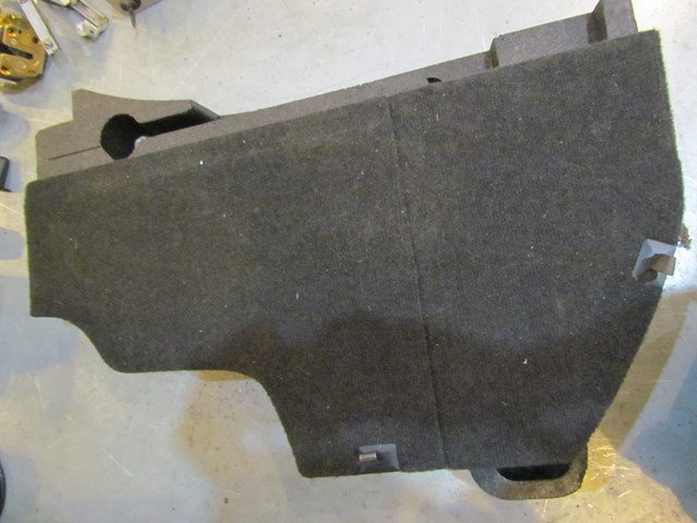 2004 Subaru Forester XT Turbo Rear LH Drivers Spare Tire Spacer W Tools