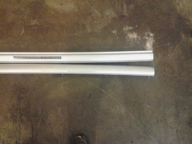 2004 Subaru Forester 2.5XT Roof Rails (missing front caps)