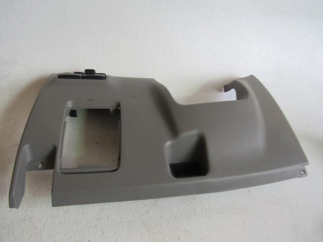 2004 Subaru Forester XT Turbo MT Knee Bolster With Switches Assy