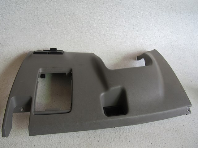 2004 Subaru Forester XT Turbo MT Knee Bolster With Switches Assy