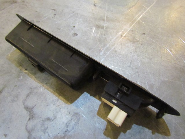 2004 Subaru Forester XT Turbo MT Rear RH Passenger Door Switch