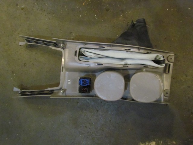 2004 Subaru Forester XT Turbo MT Center Console Assy