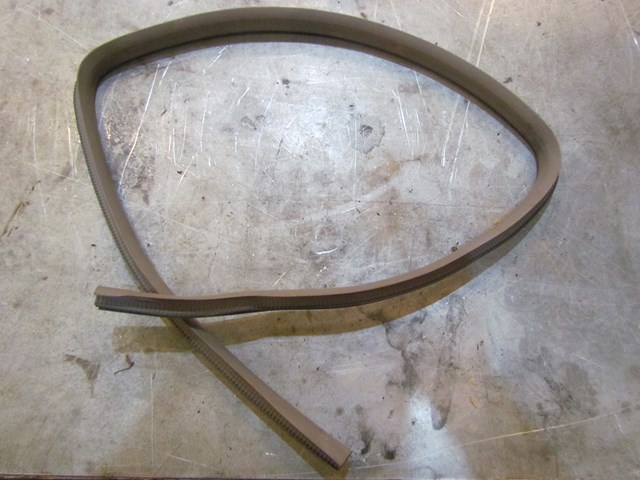 2004 Subaru Forester XT Turbo MT Rear RH Passenger Upper Door Window Seal