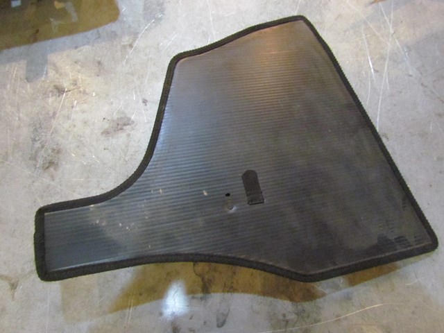 2003 Infiniti G35 Coupe Rear Trunk Tool Spacer Cover