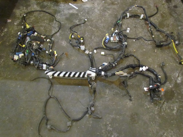 2004 Subaru Forester XT Turbo MT Interior Bulkhead Wiring Harness 81412SA200