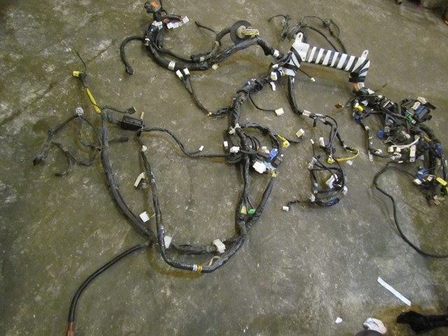 2004 Subaru Forester XT Turbo MT Interior Bulkhead Wiring Harness 81412SA200