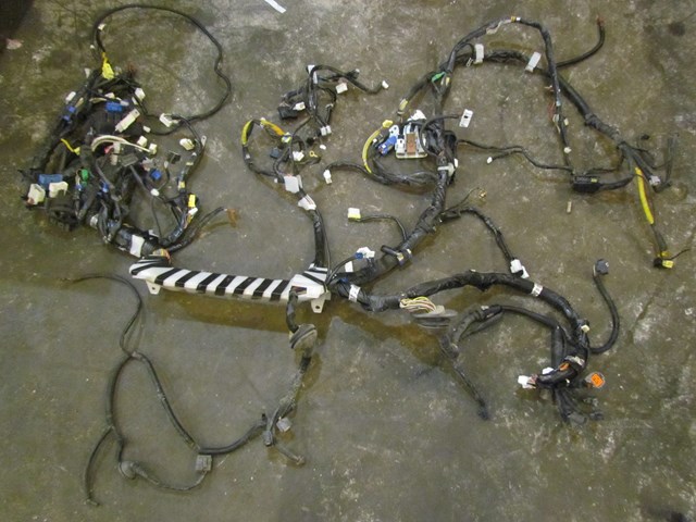 2004 Subaru Forester XT Turbo MT Interior Bulkhead Wiring Harness 81412SA200