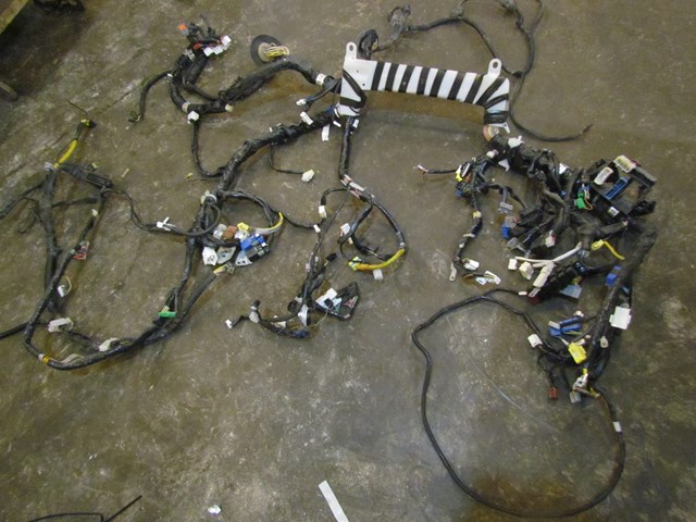 2004 Subaru Forester XT Turbo MT Interior Bulkhead Wiring Harness 81412SA200