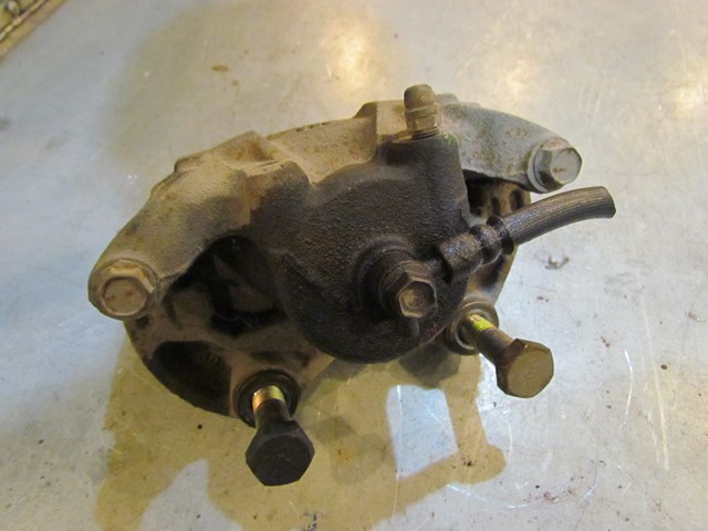2003 Infiniti G35 Coupe Front RH Passenger Caliper Assy