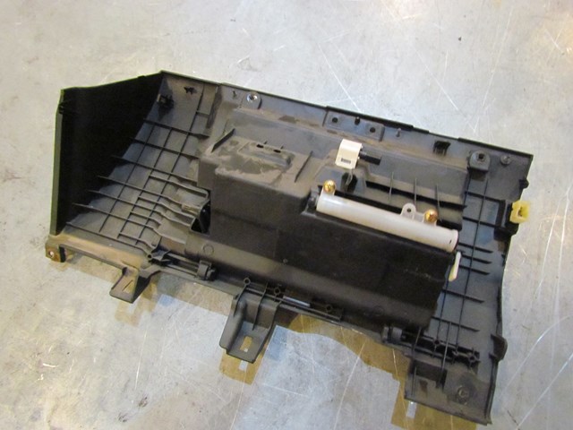 2003 Infiniti G35 Coupe RH Lower Glove Box Assy 68108 AM601