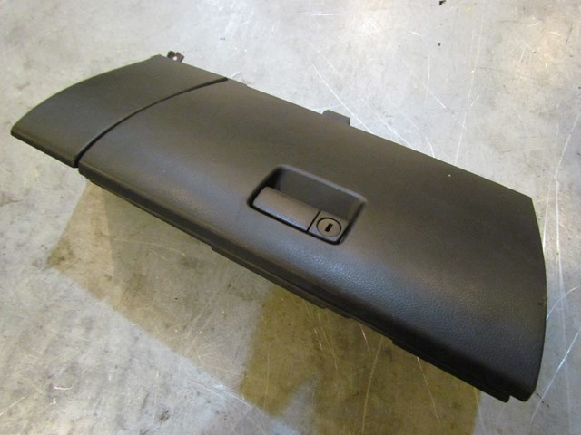 2003 Infiniti G35 Coupe RH Lower Glove Box Assy 68108 AM601