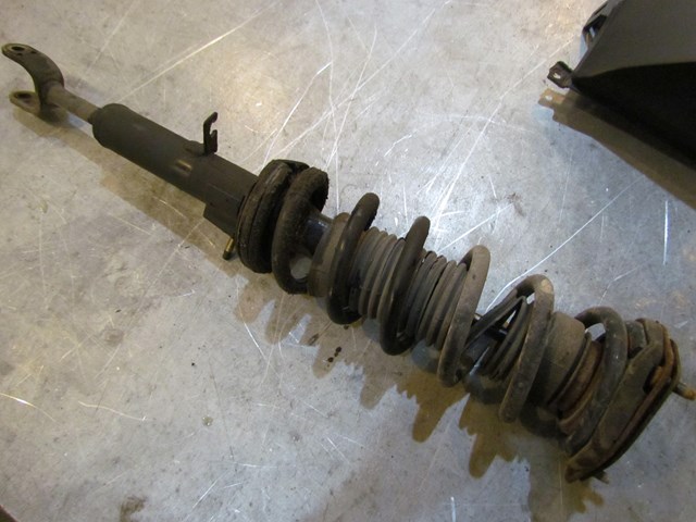 2003 Infiniti G35 Coupe Front RH Passenger Strut Assy