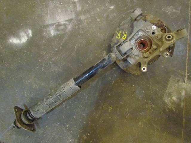 2003 Infiniti G35 Coupe Rear Rh Passenger Spindle Assy With Strut Shield Rusted
