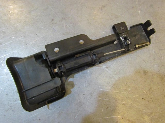 2003 Infiniti G35 Coupe Rear Seat Fold Release