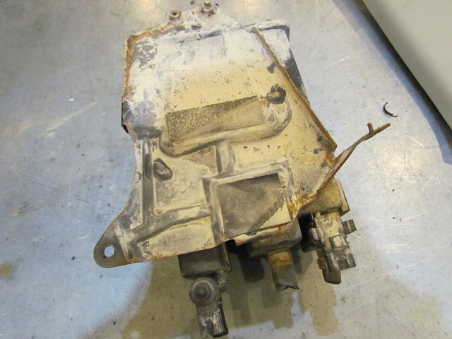 2003 Infiniti G35 Coupe AT Fuel Vapor Canister