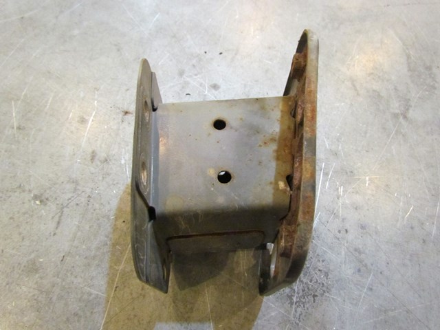 2003 Infinti G35 Coupe AT Rear RH Passenger Bumper Reinforcement Mount