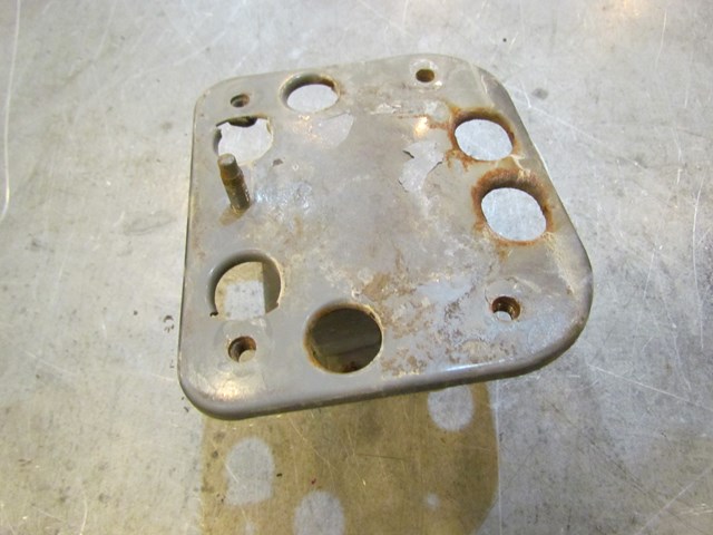 2003 Infinti G35 Coupe AT Rear RH Passenger Bumper Reinforcement Mount