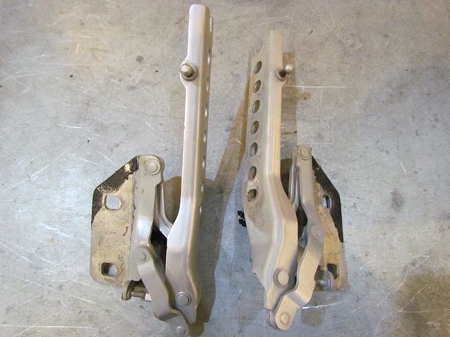 2004 Audi A8L Hood Hinge Set LH RH