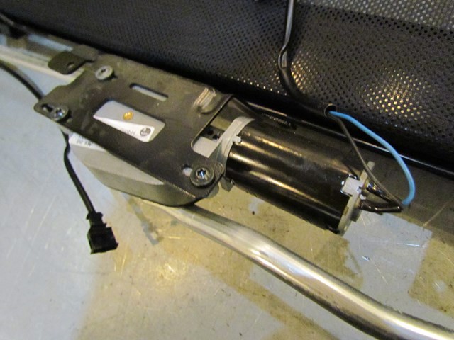 2004 Audi A8 A8L Rear Electric Window Sun Shade OEM