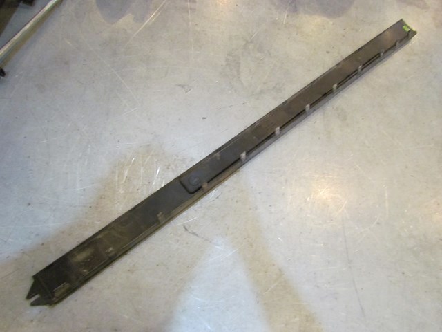 2004 Audi A8L Front LH Drivers Door Sill Kick Plate 4E0 853 985B