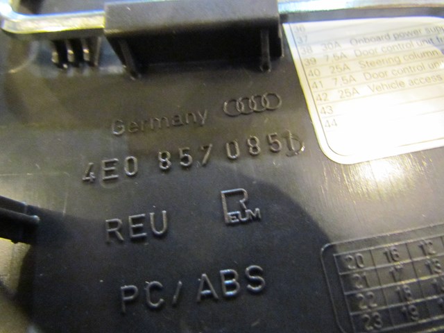 2004 Audi A8L LH Drivers Dash End Cap 4E0 857 0851