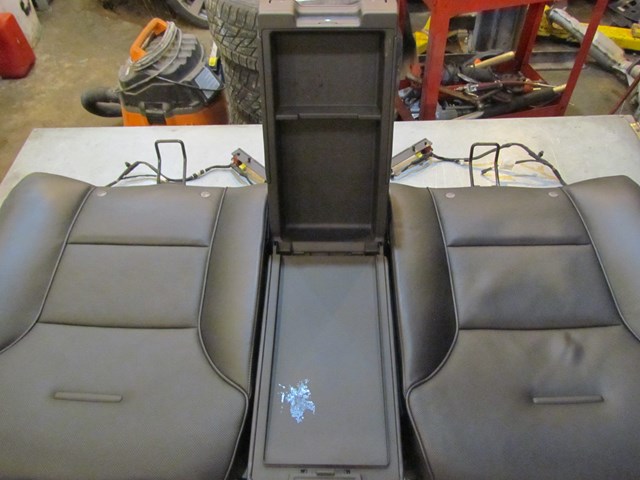 2004 Audi A8L Rear Seat Back Assy Heated Center Console Mount Damaged See Pics