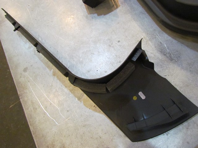 2004 Audi A8L Front RH Passenger Door Kick Panel 4E1 864 614