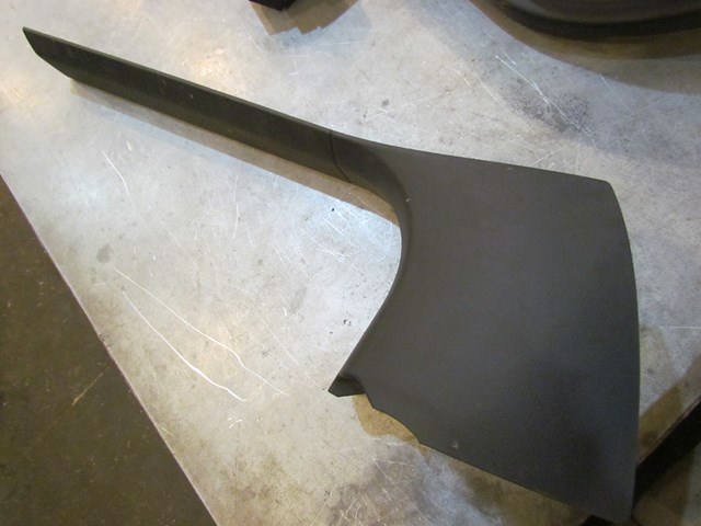 2004 Audi A8L Front RH Passenger Door Kick Panel 4E1 864 614