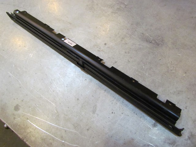 2004 Audi A8L Rear RH Passenger Door Glass Shade Assy