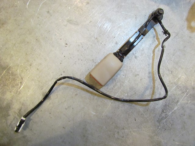 2007 Infiniti G35X Sedan AT Front RH Passenger Seat Belt Buckle