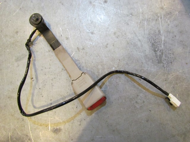 2007 Infiniti G35X Sedan AT Front RH Passenger Seat Belt Buckle