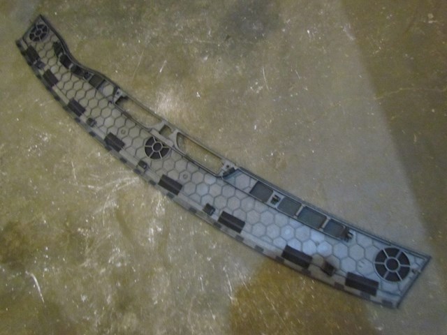 2004 Audi A8L Front Dash Defrost Vent Panel Assy 4E0 819 923