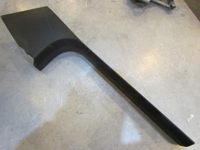 2004 Audi A8L Front LH Drivers Door Kick Panel / Sill Plate 4E1 864 613C