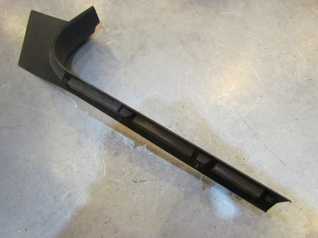 2004 Audi A8L Front LH Drivers Door Kick Panel / Sill Plate 4E1 864 613C