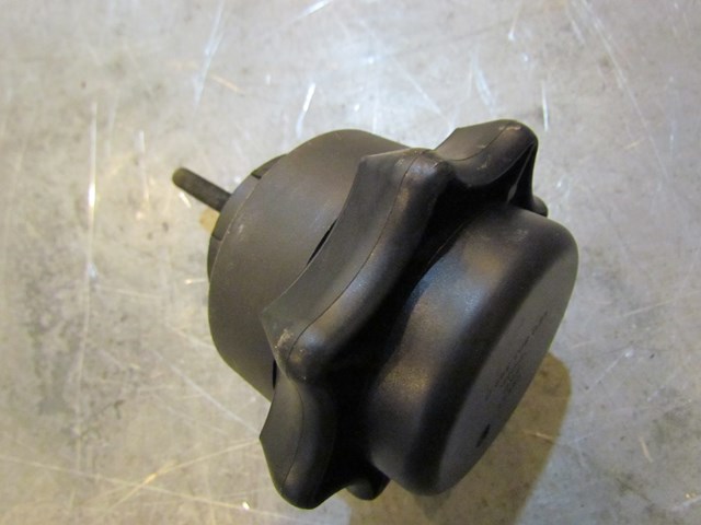 2004 Audi A8L Trunk Spare Tire Anchor