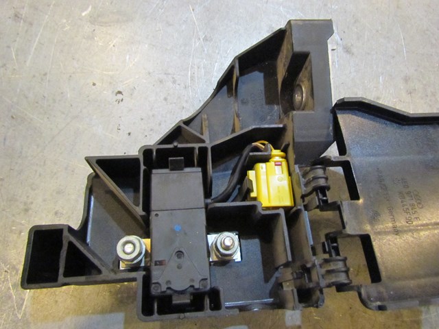 2004 Audi A8L Rear Battery Cable Overload Fuse Bracket Assy 4E0 971 845