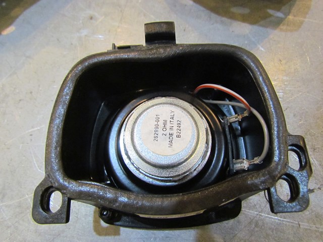 2004 Audi A8L Rear RH Passenger Speaker 4E0 035 411