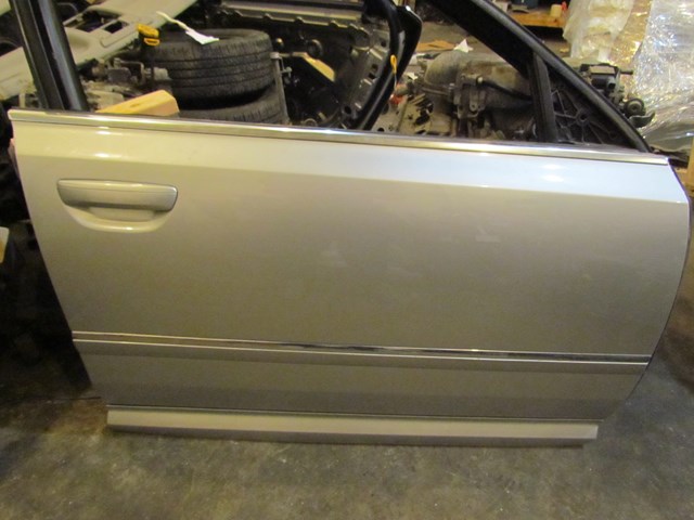 2004 Audi A8L Front Rh Passenger Door Shell See Pics