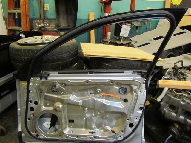 2004 Audi A8L Front Rh Passenger Door Shell See Pics